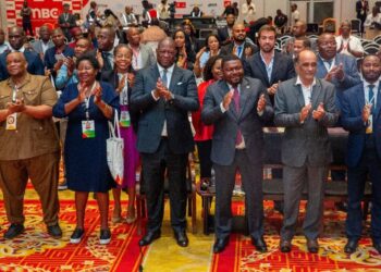 Empresários exigem acção concreta após encerramento da xx casp