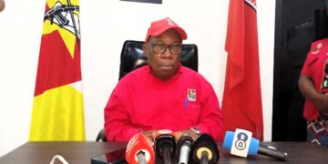 Filipe Paunde rebate “Governadora de Manica não tem filhos. Quem tem filhos é uma cidadã chamada Francisca”