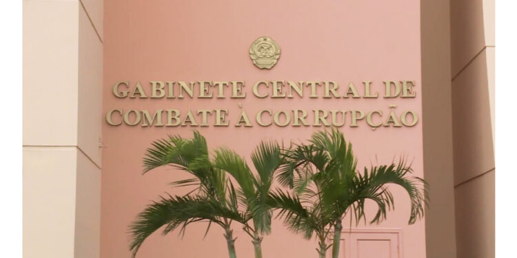 Caso de comissões ilegais leva Director Nacional do Tesouro a prestar esclarecimentos no GCCC