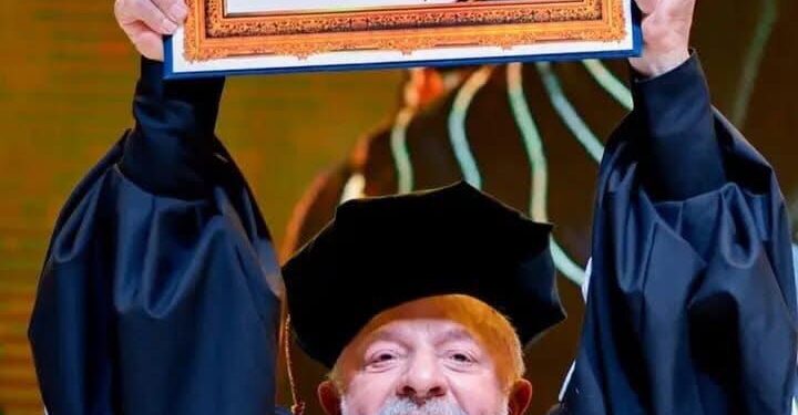  “O povo africano forjou a alma do Brasil”, diz Lula ao receber título de Doutor Honoris Causa em Maputo