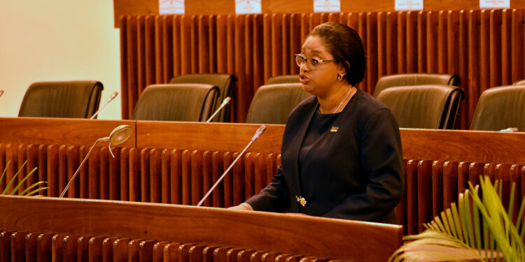 Ministra das Finanças relança o desbloqueio aos Actos Administrativos na Função Pública