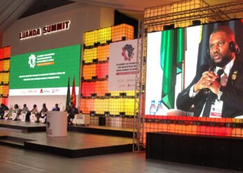 Moçambique defende utilização de fundos soberanos e de pensões para acelerar infra-estruturas em África