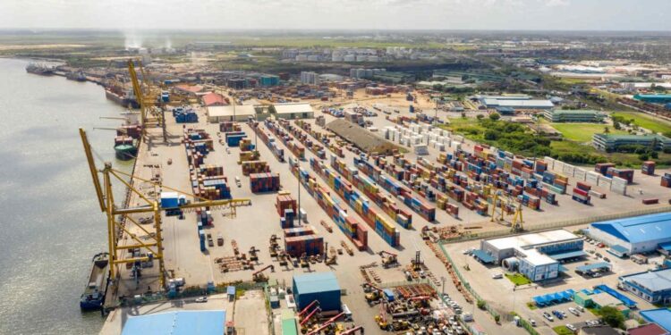 Modernização portuária impulsiona competitividade do Porto da Beira