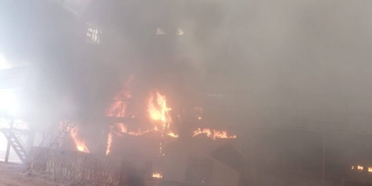 Incêndio atinge fábrica em Chibuto, mas sem vítimas humanas