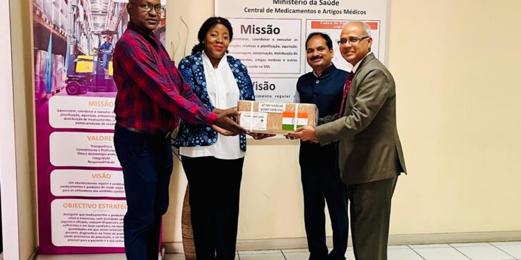 Índia entrega segunda tranche de medicamentos a Moçambique