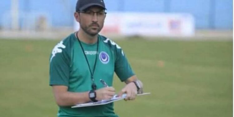 Nélson Santos a caminho da Black Bulls para assumir comando técnico