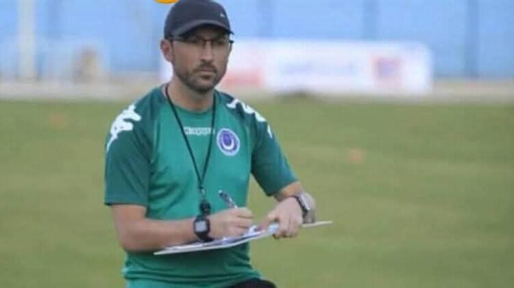 Nélson Santos a caminho da Black Bulls para assumir comando técnico