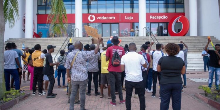 Agentes M-Pesa de costas voltadas com a Vodacom devido a taxa de 10% sobre as comissões