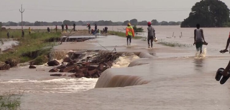 Reposição de danos causados pelas chuvas vai custar mais de 600 milhões de dólares ao Estado