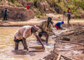 Governo levanta suspensão da actividade mineira para seis mineradoras em Manica