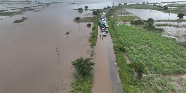Circulação na Estrada N1 suspensa entre Incoluana e 3 de Fevereiro devido à subida do caudal do Rio Incomáti