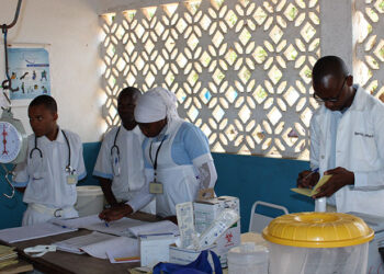 SAÚDE PÚBLICA SOB ESCRUTÍNIO