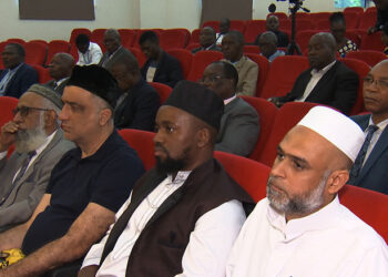 Governo e confissões religiosas desalinhados sobre número de crentes para o funcionamento