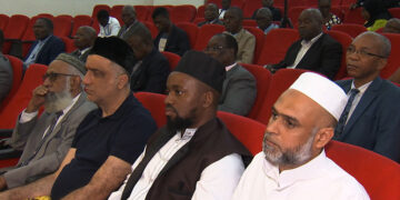 Governo e confissões religiosas desalinhados sobre número de crentes para o funcionamento