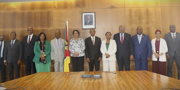 Loveira recebe em audiência Embaixadores e Altos Comissários Designados