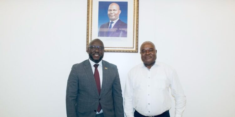 Ministério da Juventude e AMPCM reforçam cooperação para impulsionar associativismo juvenil