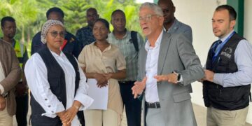 Nilsa Miquidade visita expansão da incubadora MDITecHub da UEM