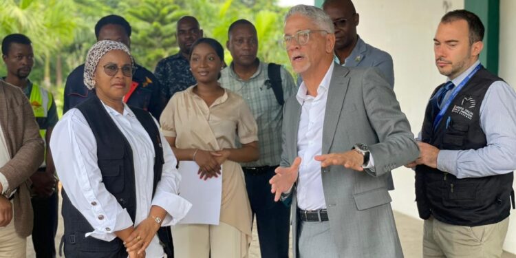 Nilsa Miquidade visita expansão da incubadora MDITecHub da UEM