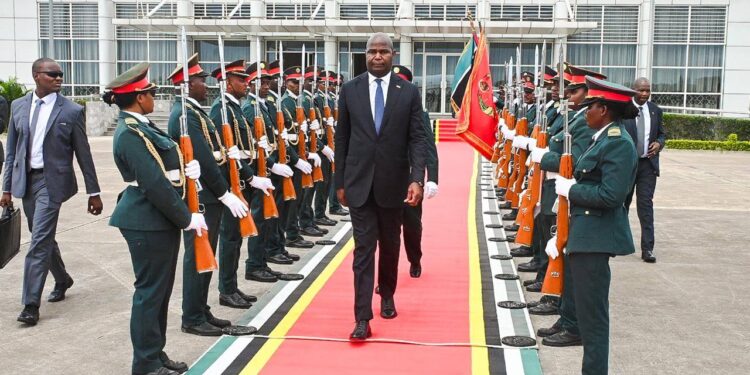 Presidente Daniel Chapo em visita oficial ao Quénia para reforço da cooperação bilateral