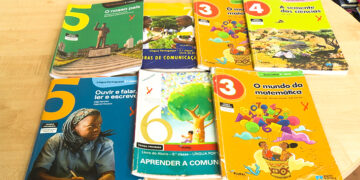 Executivo condena venda ilegal de livros na capital moçambicana