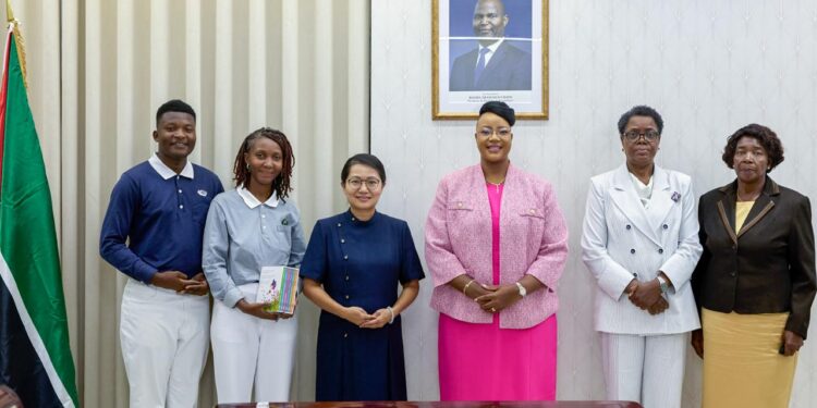 Primeira-Dama reforça parcerias sociais com Fundação Tzu Chi e Olam Agri