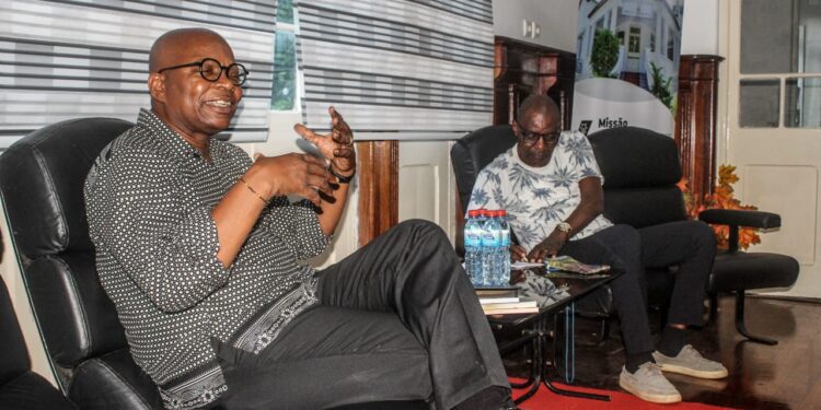 Filosofia e literatura cruzam-se em debate sobre pensamento africano