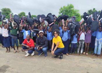 FDC leva esperança às escolas de Chókwè com entrega de material escolar a mais de mil crianças