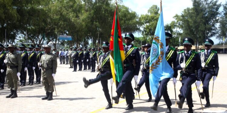Moçambique disponível para retomar formação de quadros cabo-verdianos na ACIPOL