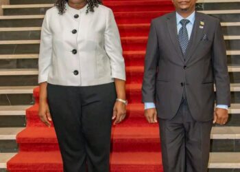 Primeira-ministra empossa adjunto da ANAC e reforça aposta na biodiversidade