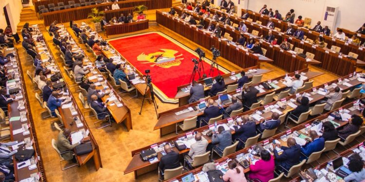 Parlamento aprova Lei dos Crimes Cibernéticos para reforçar segurança digital