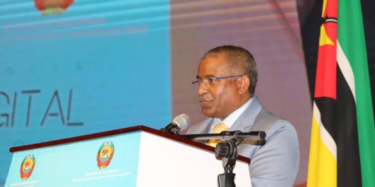 Ministro da Saúde avalia cadeia de abastecimento de medicamentos em Manica