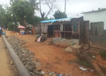 Impasse Atrasa Retirada De Estruturas Junto À EN1 Em Xai-Xai