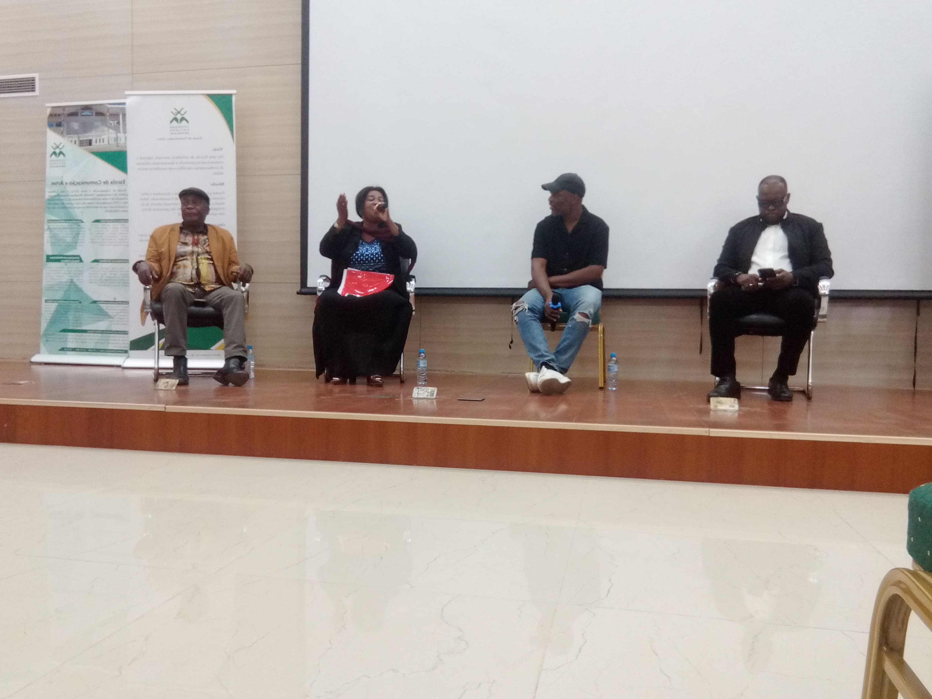 Artistas defendem uma indústria cultural abraçada com a academia