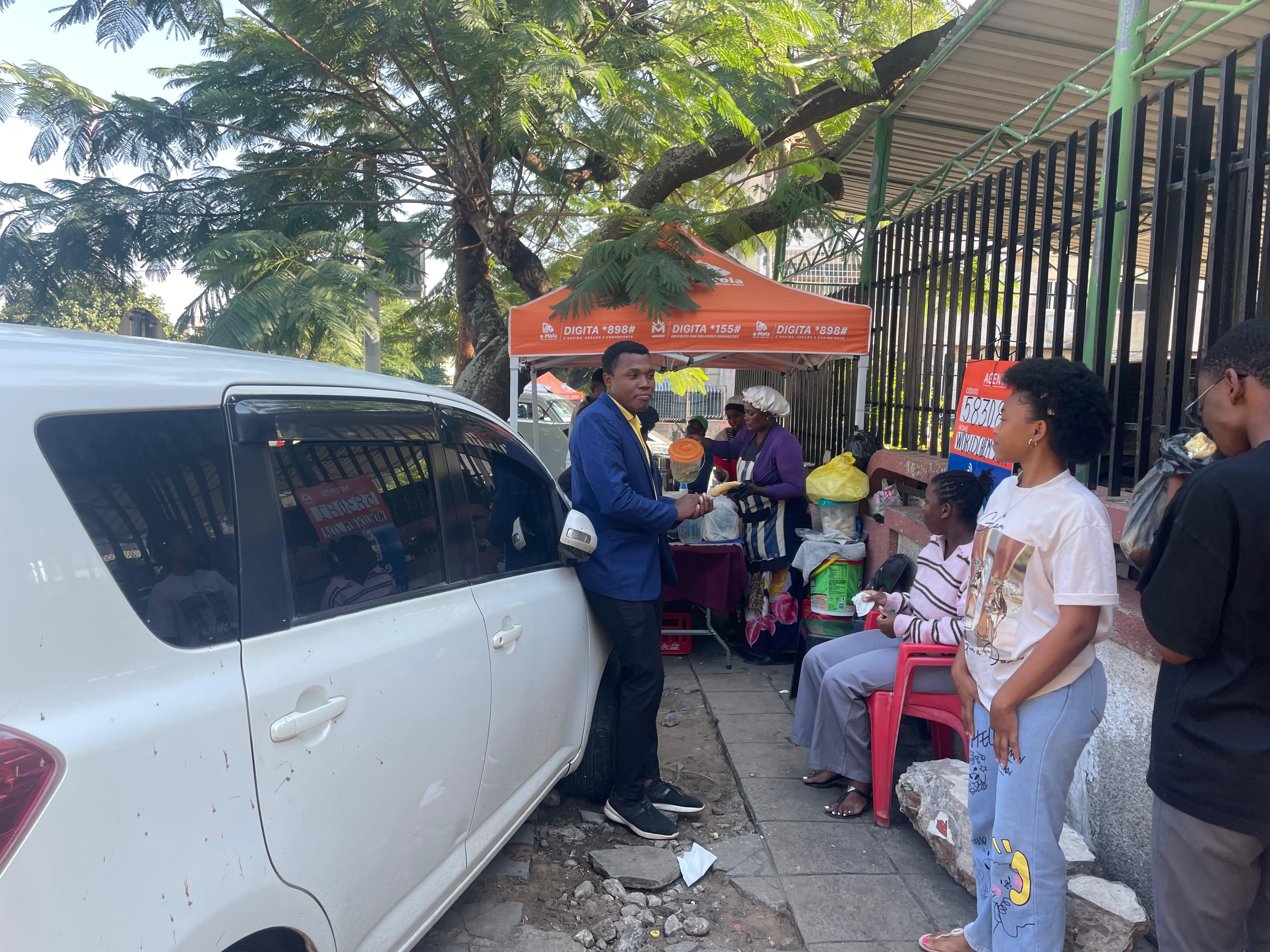 Comércio informal continua a sustentar milhares de famílias em Maputo