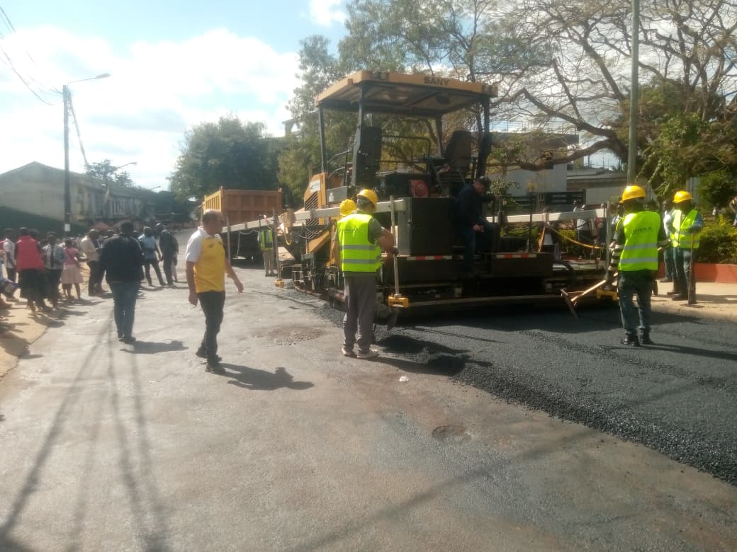 Município de Chimoio arranca com asfaltagem  de  troços críticos no centro da urbe