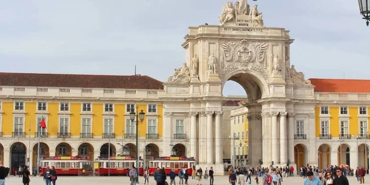 Jovens deixam Moçambique em busca de oportunidades na Europa
