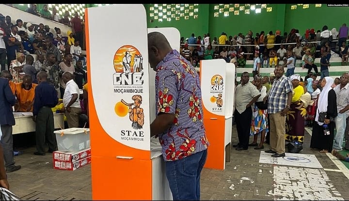 Voto electrónico reacende discussão sobre credibilidade das eleições em Moçambique