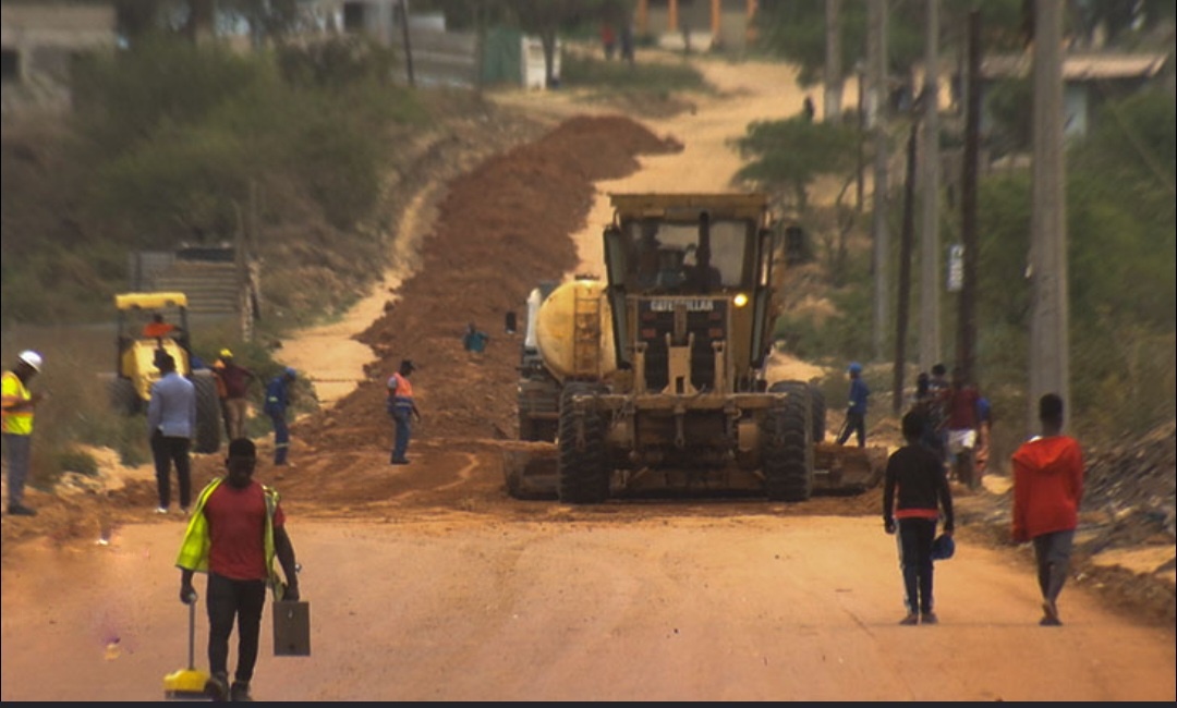 No distrito de Manica: Cerca de dez quilómetros de vias entram em obras de nivelamento em quatro bairros