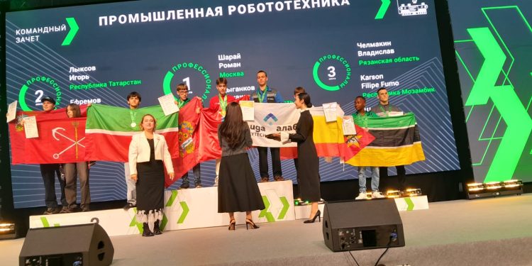 Moçambique conquista segundo lugar em robótica industrial na rússia